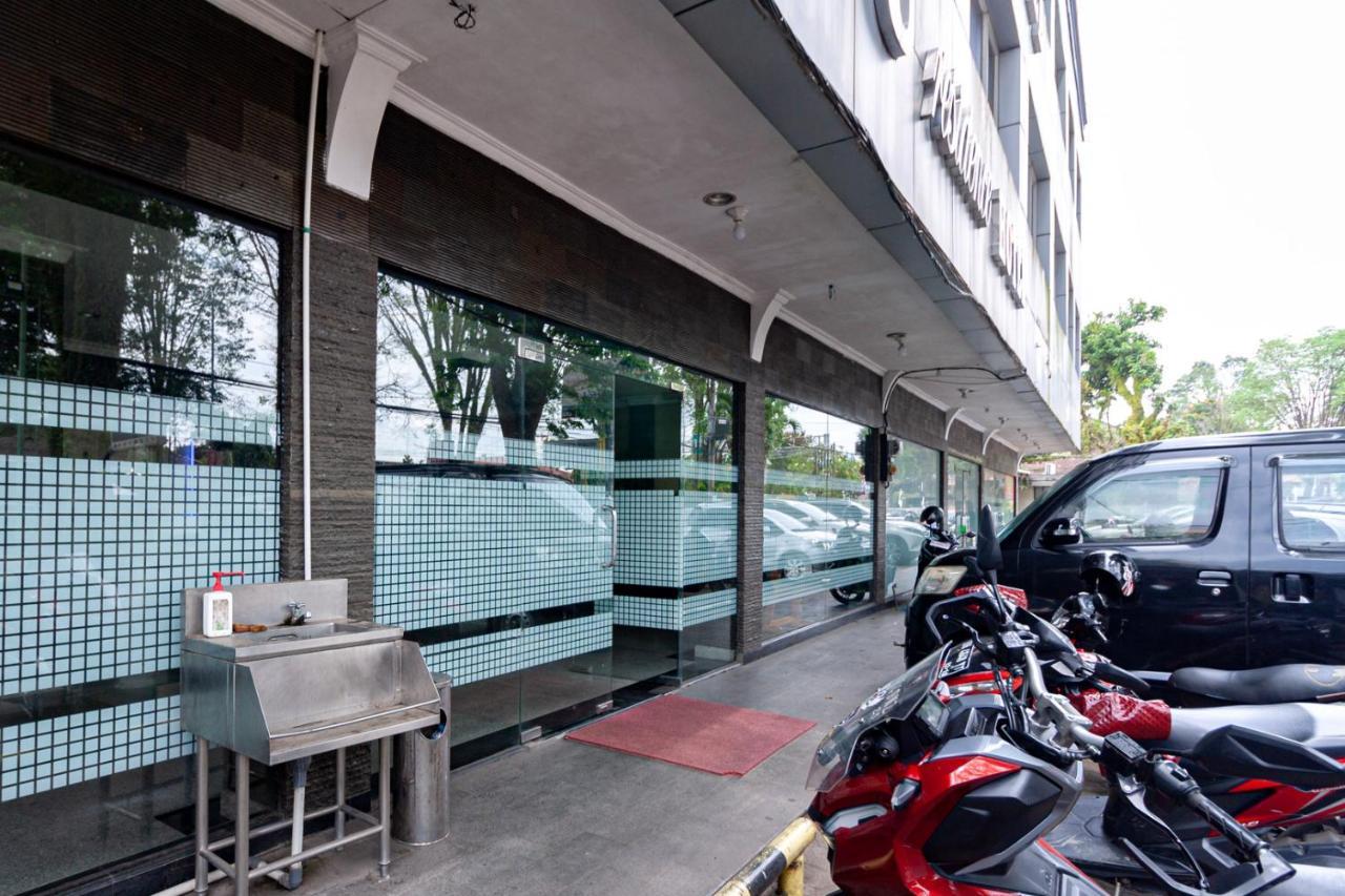 Reddoorz Premium At Hotel Ratu Residence Paalmerah Exterior photo